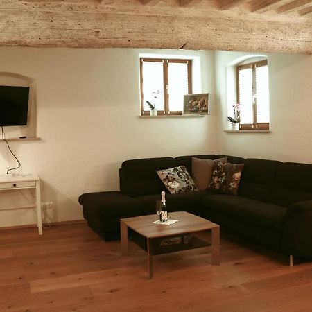 Stilvolle Wohnung Auf 50 M² Mit Parkplatz Und Wifi Kraiburg am Inn Εξωτερικό φωτογραφία