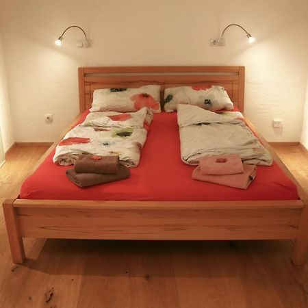 Stilvolle Wohnung Auf 50 M² Mit Parkplatz Und Wifi Kraiburg am Inn Εξωτερικό φωτογραφία