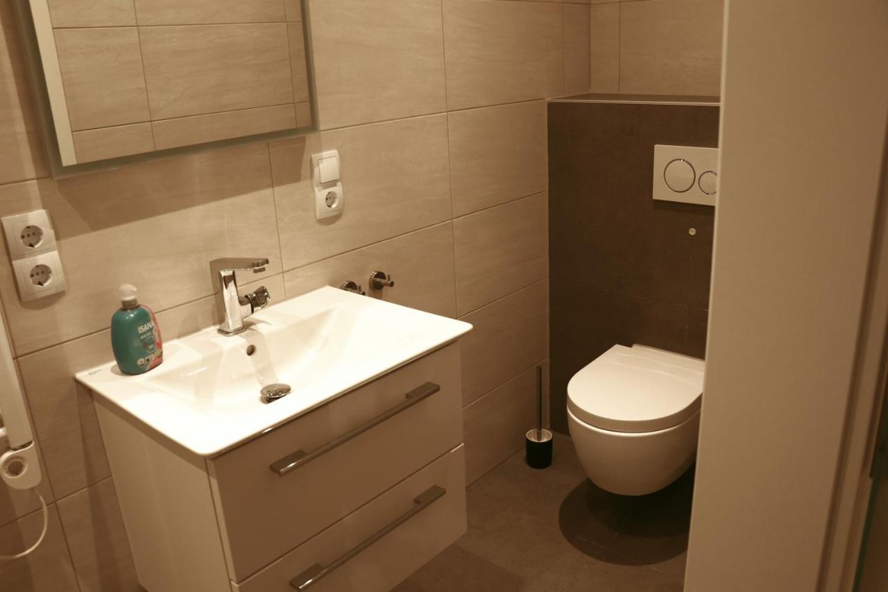 Stilvolle Wohnung Auf 50 M² Mit Parkplatz Und Wifi Kraiburg am Inn Εξωτερικό φωτογραφία