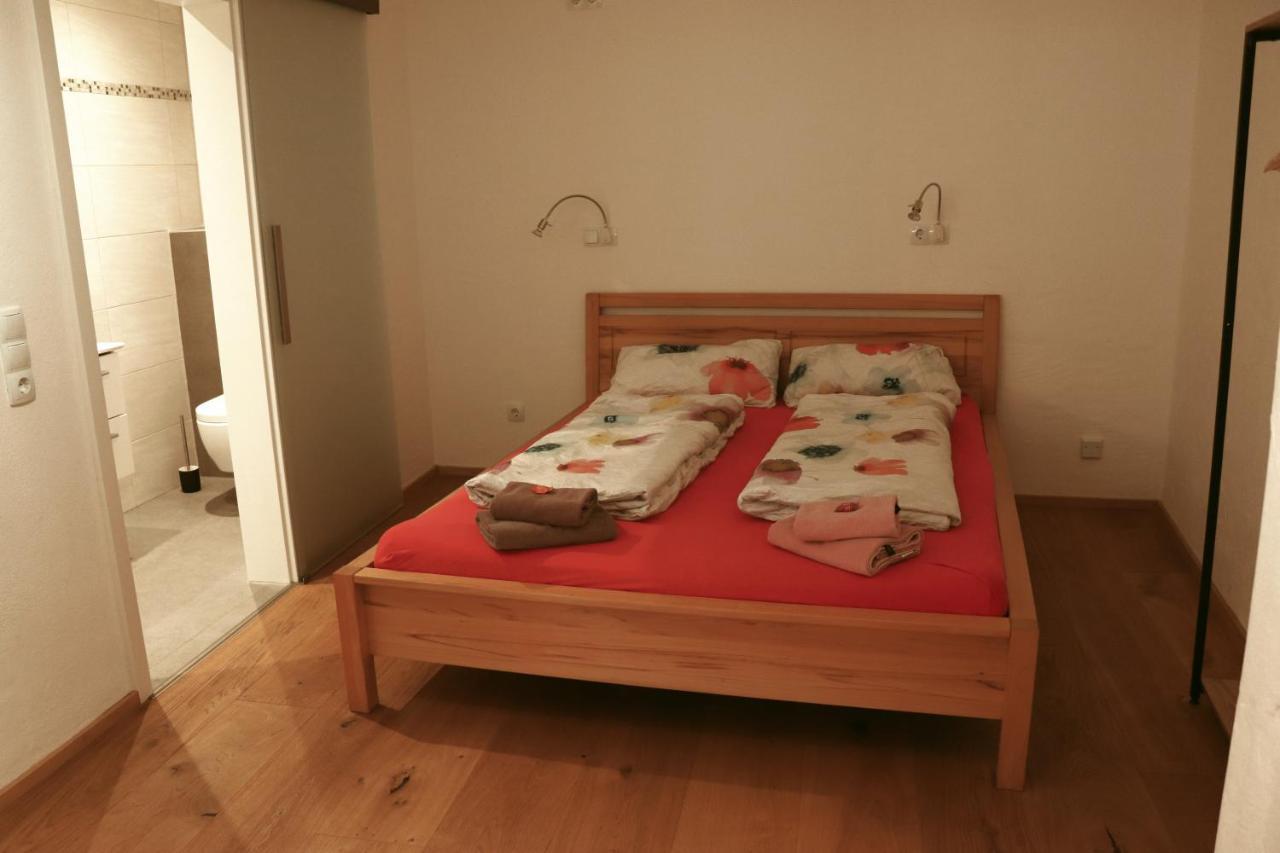 Stilvolle Wohnung Auf 50 M² Mit Parkplatz Und Wifi Kraiburg am Inn Εξωτερικό φωτογραφία